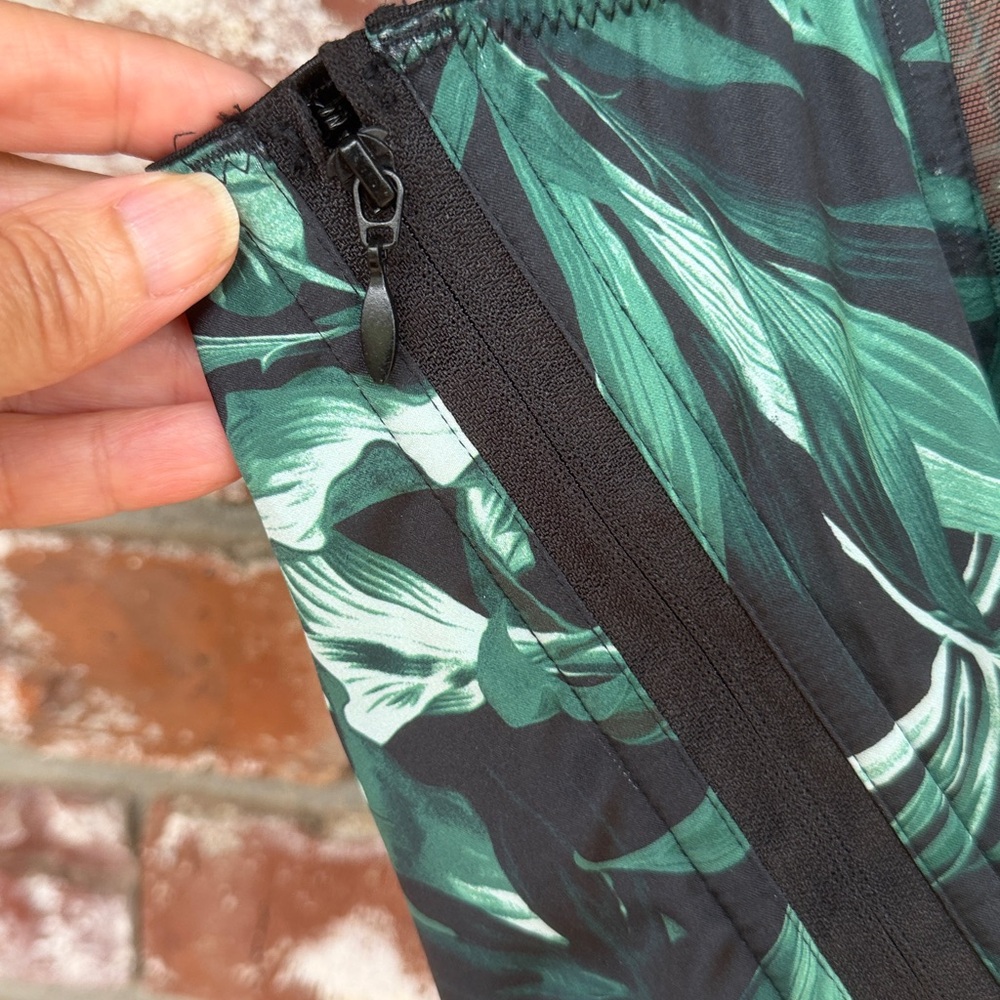 Victoria Secret Tropical Leaf Print Bustier Top size 32D and 34 DD available - Picture 5 of 10